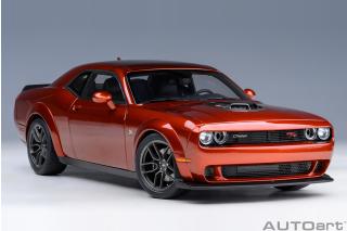 DODGE CHALLENGER R/T SCAT PACK WIDEBODY 2022 (SINAMON Stick) AUTOart 1:18