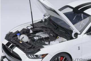 FORD MUSTANG SHELBY GT500 (OXFORD WHITE) AUTOart 1:18 Composite