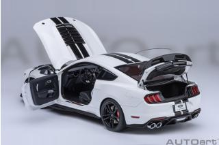 FORD MUSTANG SHELBY GT500 (OXFORD WHITE) AUTOart 1:18 Composite