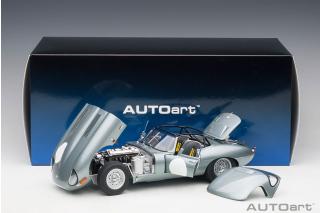 Jaguar E-Type Lightweight Silber (SILVER) (COMPOSITE MODEL/FULL OPENINGS) AUTOart 1:18