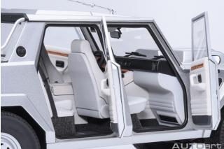 LAMBORGHINI LM002 (ARGENTO/METALLIC SILVER) AUTOart 1:18 Composite