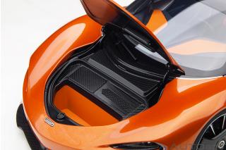 McLAREN SPEEDTAIL (VOLCANO ORANGE) AUTOart 1:18 Composite