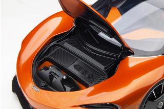 McLAREN SPEEDTAIL (VOLCANO ORANGE) AUTOart 1:18 Composite