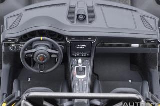 PORSCHE 911(991.2) GT3 RS WEISSACH PACKAGE 2017 (racing yellow) (COMPOSITE MODEL/FULL OPENINGS) MAGNESIUM FELGEN AUTOart 1:18