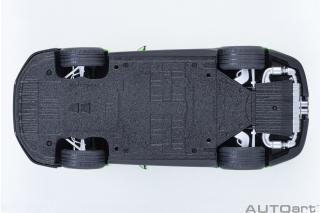 Porsche 911 (991) GT3 RS 2017 Weissach Package (lizard green) (composite model/full openings) with Weissach package, Lightweight forced alloy wheels Satin Black  AUTOart 1:18