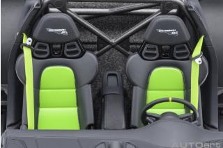 Porsche 911 (991) GT3 RS 2017 Weissach Package (lizard green) (composite model/full openings) with Weissach package, Lightweight forced alloy wheels Satin Black  AUTOart 1:18