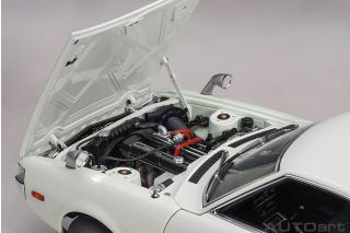 Toyota Celica Liftback 2000 GT (RA25) 1973 (white) (composite model/full openings)  AUTOart 1:18