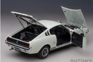 Toyota Celica Liftback 2000 GT (RA25) 1973 (white) (composite model/full openings)  AUTOart 1:18