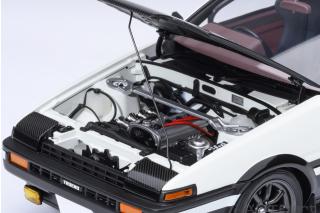 TOTOYA SPRINTER TRUENO (AE86) INITIAL D PROJECT D FINAL VERSION “30. JAHRESTAG” AUTOart 1:18 Composite