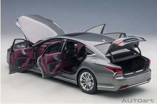 Lexus LS 500h 2018 (manganese luster metallic/ crimson & black interior) (composite model/full openings) AUTOart 1:18