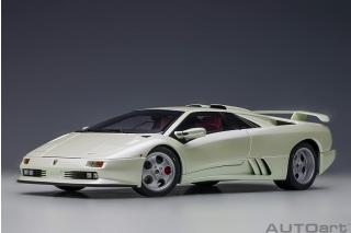Lamborghini Diablo SE30 JOTA 1995 (metallic white) (composite model/full openings) AUTOart 1:18