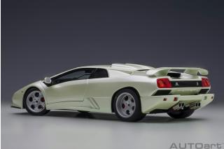 Lamborghini Diablo SE30 JOTA 1995 (metallic white) (composite model/full openings) AUTOart 1:18