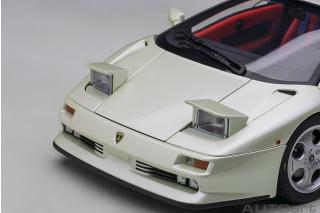 Lamborghini Diablo SE30 JOTA 1995 (metallic white) (composite model/full openings) AUTOart 1:18