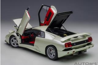 Lamborghini Diablo SE30 JOTA 1995 (metallic white) (composite model/full openings) AUTOart 1:18