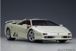 Lamborghini Diablo SE30 JOTA 1995 (metallic white) (composite model/full openings) AUTOart 1:18