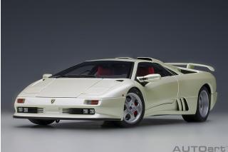 Lamborghini Diablo SE30 JOTA 1995 (metallic white) (composite model/full openings) AUTOart 1:18