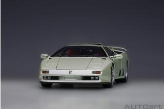 Lamborghini Diablo SE30 JOTA 1995 (metallic white) (composite model/full openings) AUTOart 1:18