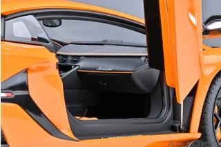 Lamborghini Aventador SVJ (ARANCIO ATLAS/PEARL ORANGE) (composite model/ full openings) AUTOart 1:18