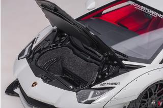 LIBERTY WALK LB WORKS LAMBORGHINI AVENTADOR LIMITED EDITION (METALLIC WHITE/CARBON BONNET) AUTOart 1:18