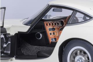 TOYOTA 2000GT 1967 (WHITE)  6 openings (4 standard openings + 2 auf beiden Seiten) AUTOart 1:18