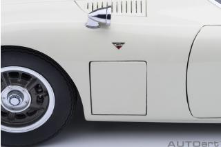 TOYOTA 2000GT 1967 (WHITE)  6 openings (4 standard openings + 2 auf beiden Seiten) AUTOart 1:18