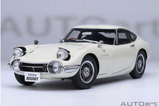 TOYOTA 2000GT 1967 (WHITE)  6 openings (4 standard openings + 2 auf beiden Seiten) AUTOart 1:18
