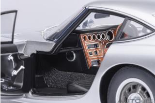 TOYOTA 2000GT 1967 (SILVER)6 openings (4 standard openings + 2 auf beiden Seiten) AUTOart 1:18