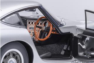 TOYOTA 2000GT 1967 (SILVER)6 openings (4 standard openings + 2 auf beiden Seiten) AUTOart 1:18