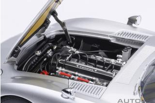 TOYOTA 2000GT 1967 (SILVER)6 openings (4 standard openings + 2 auf beiden Seiten) AUTOart 1:18