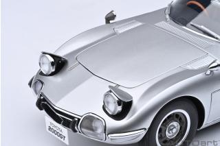 TOYOTA 2000GT 1967 (SILVER)6 openings (4 standard openings + 2 auf beiden Seiten) AUTOart 1:18