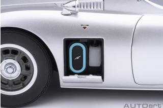 TOYOTA 2000GT 1967 (SILVER)6 openings (4 standard openings + 2 auf beiden Seiten) AUTOart 1:18