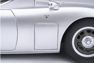 TOYOTA 2000GT 1967 (SILVER)6 openings (4 standard openings + 2 auf beiden Seiten) AUTOart 1:18