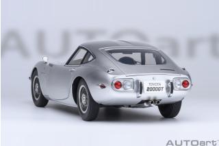 TOYOTA 2000GT 1967 (SILVER)6 openings (4 standard openings + 2 auf beiden Seiten) AUTOart 1:18