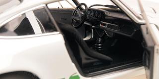 PORSCHE 911 CARRERA RS - 1972 - WHITE Minichamps 1:18 Metallmodell mit zu öffnenden Türen und Haube(n)