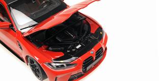 BMW M4 - 2024 - RED METALLIC Minichamps 1:18 Metallmodell mit zu öffnenden Hauben und Türen!