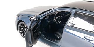 BMW M5 TOURING - 2024 - GREY METALLIC Minichamps 1:18 Metallmodell mit zu öffnenden Hauben und Türen!