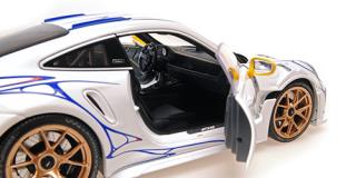 PORSCHE 911 (992) GT3RS - 2023 - WHITE/YELLOW DECOR Minichamps 1:18 Metallmodell mit zu öffnenden Hauben und Türen!