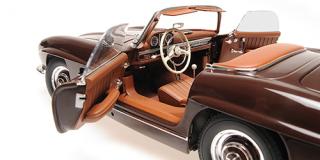 MERCEDES-BENZ 300 SL ROADSTER (W198) - 1957 - DARK RED Minichamps 1:18 Metallmodell mit zu öffnenden Türen und Haube(n)
