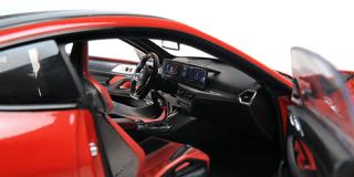 BMW M4 - 2024 - RED METALLIC Minichamps 1:18 Metallmodell mit zu öffnenden Hauben und Türen!