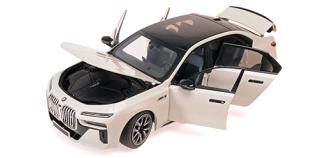BMW i7 M70 (G70) - 2024 - WHITE METALLIC Minichamps 1:18 Metallmodell mit zu öffnenden Hauben und Türen!
