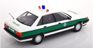 Audi 100 C3 1989 Polizei Bayern alpine white/green   Triple9 1:18 (Türen, Motorhaube... nicht zu öffnen!)