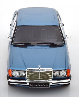 Mercedes 230E W123 1975 hellblau-metallic KK-Scale 1:18 Metallmodell (Türen, Motorhaube... nicht zu öffnen!)