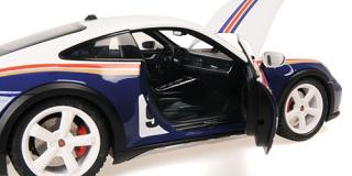 PORSCHE 911 DAKAR - 2022 - ROUGHROADS Minichamps 1:18 Metallmodell mit zu öffnenden Hauben und Türen!