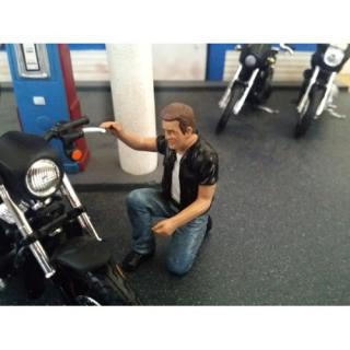 Figur BIKER - Motorman American Diorama 1:18 (Motorräder und Zubehör nicht enthalten!)