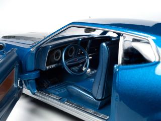 Ford Mustang Mach 1 1971 MCACN - Code-6 Silver Blue Metallic Auto World 1:18