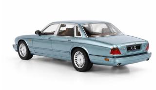 Jaguar XJ12 Sovereign (1994) - ice blue Cult Scale Models 1:18 Resinemodell (Türen, Motorhaube... nicht zu öffnen!)