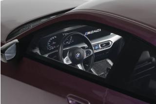 BMW M240I THUNDERNIGHT METALLIC 2023 GT Spirit 1:18 Resinemodell (Türen, Motorhaube... nicht zu öffnen!)