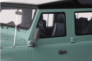 LAND ROVER DEFENDER 3 STATION WAGON GREEN 2016 GT Spirit 1:18 Resinemodell (Türen, Motorhaube... nicht zu öffnen!)
