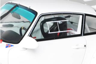 PORSCHE 911 [993] GT2 EVO WHITE 1995 GT Spirit 1:18 Resinemodell (Türen, Motorhaube... nicht zu öffnen!)