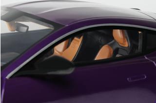 ASTON MARTIN VALOUR PURPLE 2023 GT Spirit 1:18 Resinemodell (Türen, Motorhaube... nicht zu öffnen!)